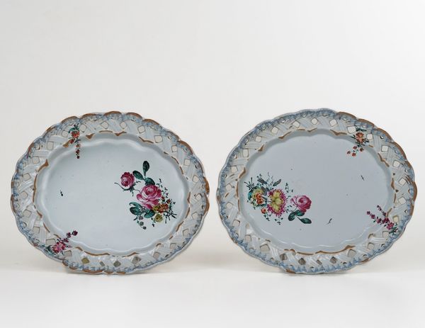 Coppia di piatti.<BR>Nove, Manifattura Antonibon, seconda met� del XVIII secolo.  - Asta Maioliche e Porcellane da Collezione - Associazione Nazionale - Case d'Asta italiane