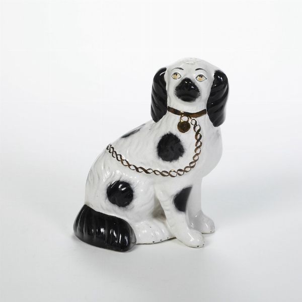 Figura di King Charles Spaniel.<BR>Inghilterra, Staffordshire, modello vittoriano, inizio del XX secolo.  - Asta Maioliche e Porcellane da Collezione - Associazione Nazionale - Case d'Asta italiane