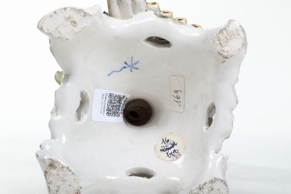 Alzatina.<BR>Nove, Manifattura Antonibon, fine del XIX secolo.  - Asta Maioliche e Porcellane da Collezione - Associazione Nazionale - Case d'Asta italiane