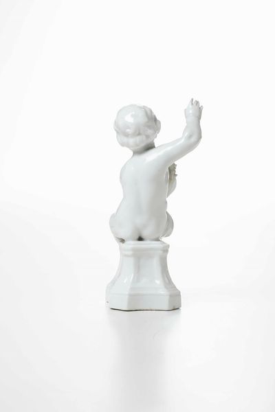 Figurina di putto.<BR>Vienna, Manifattura Imperiale, 1750 circa.  - Asta Maioliche e Porcellane da Collezione - Associazione Nazionale - Case d'Asta italiane