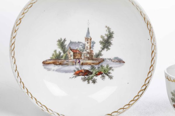 Tazza con piattino.<BR>Olanda, Manifattura L�Aia (Den Haag), 1776-1790.<BR><BR>  - Asta Maioliche e Porcellane da Collezione - Associazione Nazionale - Case d'Asta italiane