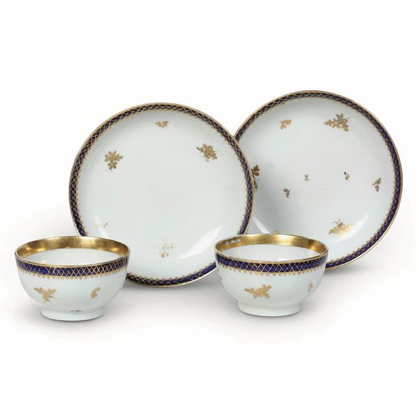 Coppia di tazze con piattino<BR>Nove, Manifattura Antonibon, periodo Baroni, 1802-1825<BR>  - Asta Maioliche e Porcellane da Collezione - Associazione Nazionale - Case d'Asta italiane