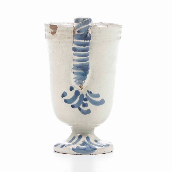 Versatore.<BR>Officina abruzzese, XVII secolo.<BR>  - Asta Maioliche e Porcellane da Collezione - Associazione Nazionale - Case d'Asta italiane