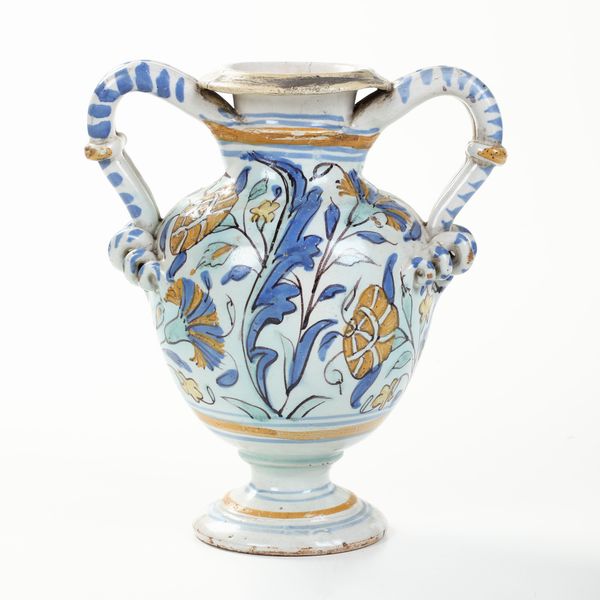 Vaso biansato.<BR>Area veneta, probabilmente Bassano del Grappa, Manifattura Manardi, ultimo terzo del XVII secolo.  - Asta Maioliche e Porcellane da Collezione - Associazione Nazionale - Case d'Asta italiane