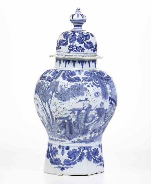 Vaso con coperchio.<BR>Olanda, Delft, Manifattura De Drie Vergulde Astonnekens, 1680-1709.  - Asta Maioliche e Porcellane da Collezione - Associazione Nazionale - Case d'Asta italiane