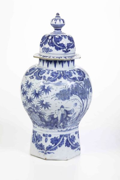 Vaso con coperchio.<BR>Olanda, Delft, Manifattura De Drie Vergulde Astonnekens, 1680-1709.  - Asta Maioliche e Porcellane da Collezione - Associazione Nazionale - Case d'Asta italiane