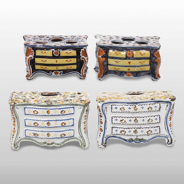 Quattro fioriere commode.<BR>Francia, Nevers, fine XVIII - inizio XIX secolo.  - Asta Maioliche e Porcellane da Collezione - Associazione Nazionale - Case d'Asta italiane