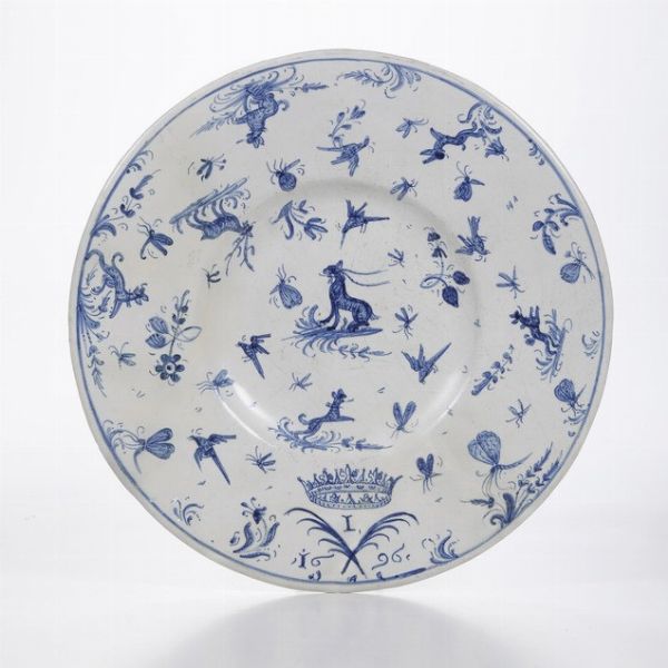 Grande scodella �a tappezzeria�.<BR>Pavia, probabilmente Manifattura Imbres, datata 1696.  - Asta Maioliche e Porcellane da Collezione - Associazione Nazionale - Case d'Asta italiane