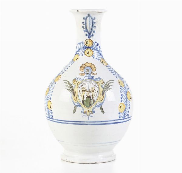 Bottiglia.<BR>Castelli (?), inizio del XVIII secolo.  - Asta Maioliche e Porcellane da Collezione - Associazione Nazionale - Case d'Asta italiane