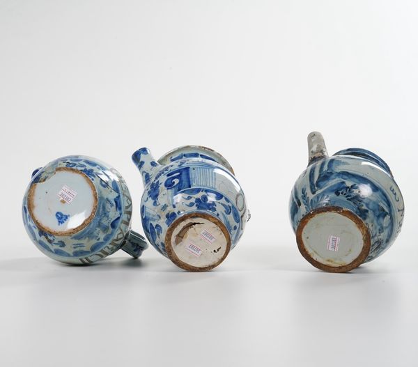 Tre orcioli.<BR>Savona, XVII-XVIII secolo.  - Asta Maioliche e Porcellane da Collezione - Associazione Nazionale - Case d'Asta italiane