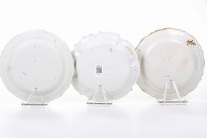 Piatto<BR>Nove, Manifattura Antonibon, 1750-1770<BR>  - Asta Maioliche e Porcellane da Collezione - Associazione Nazionale - Case d'Asta italiane