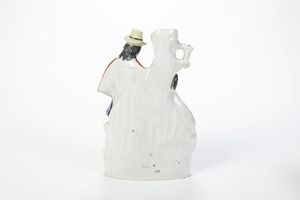 Grande gruppo spill vase con dog tray.<BR>Inghilterra, Staffordshire, periodo vittoriano, XIX secolo.  - Asta Maioliche e Porcellane da Collezione - Associazione Nazionale - Case d'Asta italiane