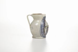 Boccale con stemma araldico.<BR>Probabilmente Umbria o alto Lazio, seconda met� del XV secolo.<BR>  - Asta Maioliche e Porcellane da Collezione - Associazione Nazionale - Case d'Asta italiane