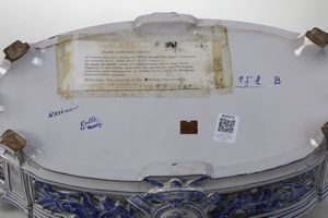 Fioriera centrotavola.<BR>Emile Gall� (1846-1904).<BR>Francia, Saint Cl�ment, Nancy, verso la fine del XIX secolo.  - Asta Maioliche e Porcellane da Collezione - Associazione Nazionale - Case d'Asta italiane