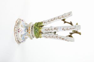 Portafiori.<BR>Nove, Manifattura Antonibon, fine del XIX secolo.  - Asta Maioliche e Porcellane da Collezione - Associazione Nazionale - Case d'Asta italiane