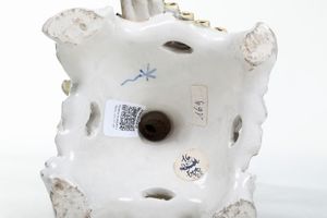 Alzatina.<BR>Nove, Manifattura Antonibon, fine del XIX secolo.  - Asta Maioliche e Porcellane da Collezione - Associazione Nazionale - Case d'Asta italiane