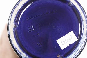 Vaso.<BR>Francia, Manifattura di Sarreguemines, inizio del XX secolo.  - Asta Maioliche e Porcellane da Collezione - Associazione Nazionale - Case d'Asta italiane