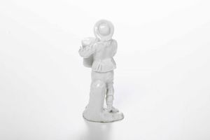 Figurina.<BR>Vienna, Manifattura Imperiale, terzo quarto del XVIII secolo.  - Asta Maioliche e Porcellane da Collezione - Associazione Nazionale - Case d'Asta italiane