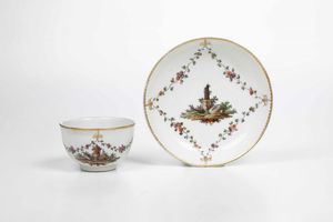 Tazza con piattino.<BR>Germania, Manifattura di Ludwigsburg, 1760-1770.  - Asta Maioliche e Porcellane da Collezione - Associazione Nazionale - Case d'Asta italiane