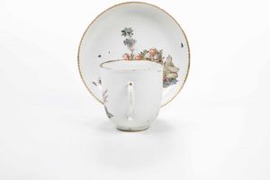 Tazza con piattino.<BR>Germania, Manifattura di Nymphenburg, 1765-1770.  - Asta Maioliche e Porcellane da Collezione - Associazione Nazionale - Case d'Asta italiane