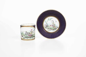 Tazza con piattino.<BR>Alla maniera/o S�vres, verso il 1790.  - Asta Maioliche e Porcellane da Collezione - Associazione Nazionale - Case d'Asta italiane