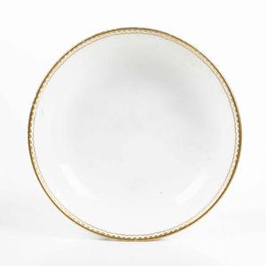 Tazza con piattino.<BR>Francia, Manifattura di S�vres, fine del XVIII secolo.  - Asta Maioliche e Porcellane da Collezione - Associazione Nazionale - Case d'Asta italiane