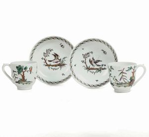 Due tazze e due piattini.<BR>Probabilmente Veneto, XIX secolo.<BR>  - Asta Maioliche e Porcellane da Collezione - Associazione Nazionale - Case d'Asta italiane