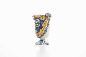 Versatore.<BR>Officina abruzzese, XVII secolo.<BR>  - Asta Maioliche e Porcellane da Collezione - Associazione Nazionale - Case d'Asta italiane