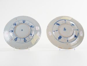 Due piatti.<BR>Torino, Fabbrica del Regio Parco, XVII secolo.  - Asta Maioliche e Porcellane da Collezione - Associazione Nazionale - Case d'Asta italiane