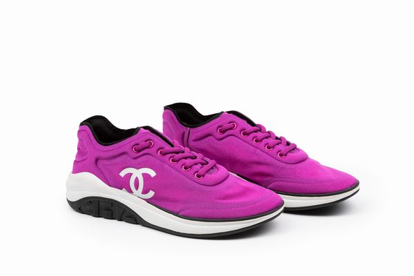 CHANEL : Paio di sneaker  - Asta Luxury Fashion - Associazione Nazionale - Case d'Asta italiane