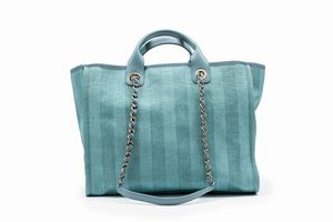 CHANEL : Borsa Deauville Rue Cambon  - Asta Luxury Fashion - Associazione Nazionale - Case d'Asta italiane