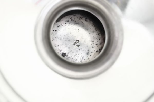 Due zuccheriere diverse. Argenteria italiana del XX secolo, argentieri differenti  - Asta Argenti - Associazione Nazionale - Case d'Asta italiane