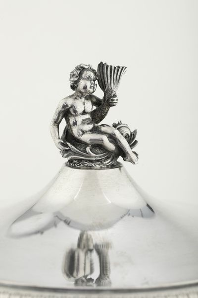 Due zuccheriere diverse. Argenteria italiana del XX secolo, argentieri differenti  - Asta Argenti - Associazione Nazionale - Case d'Asta italiane