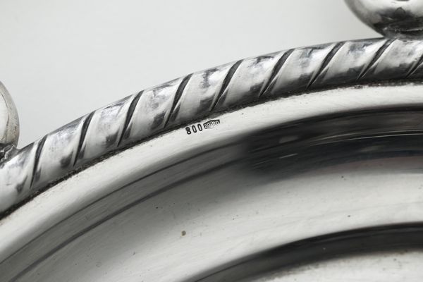 Vassoio biansato. Argenteria veneta del XX secolo, argentiere Rino Greggio, Padova  - Asta Argenti - Associazione Nazionale - Case d'Asta italiane