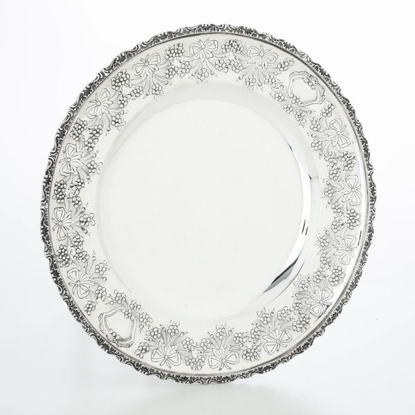 Piatto. Argenteria milanese del XX secolo, argentiere Genazzi  - Asta Argenti - Associazione Nazionale - Case d'Asta italiane