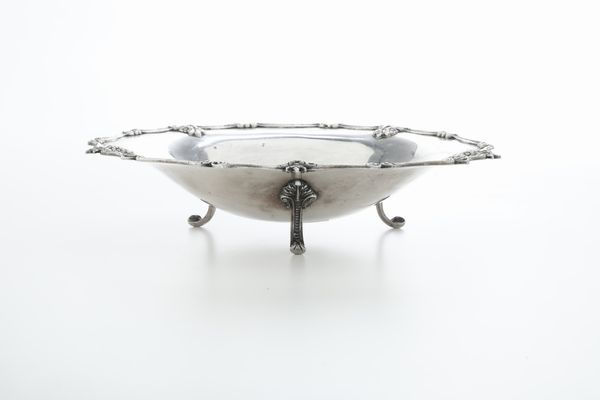 Centrotavola. Argenteria milanese del XX secolo, bollo dell'argentiere consunto  - Asta Argenti - Associazione Nazionale - Case d'Asta italiane