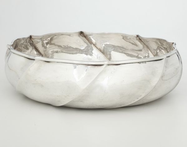 Centrotavola. Argenteria milanese del XX secolo. Argentiere Miracoli  - Asta Argenti - Associazione Nazionale - Case d'Asta italiane