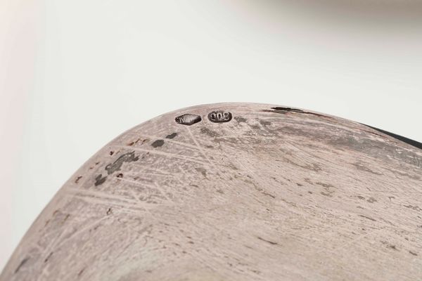 Set da tavola in argento composto da acetoliera, formaggiera e porta sale. Varie manifatture italiane del XX secolo  - Asta Argenti - Associazione Nazionale - Case d'Asta italiane