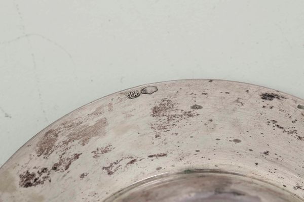 Set da tavola in argento composto da acetoliera, formaggiera e porta sale. Varie manifatture italiane del XX secolo  - Asta Argenti - Associazione Nazionale - Case d'Asta italiane