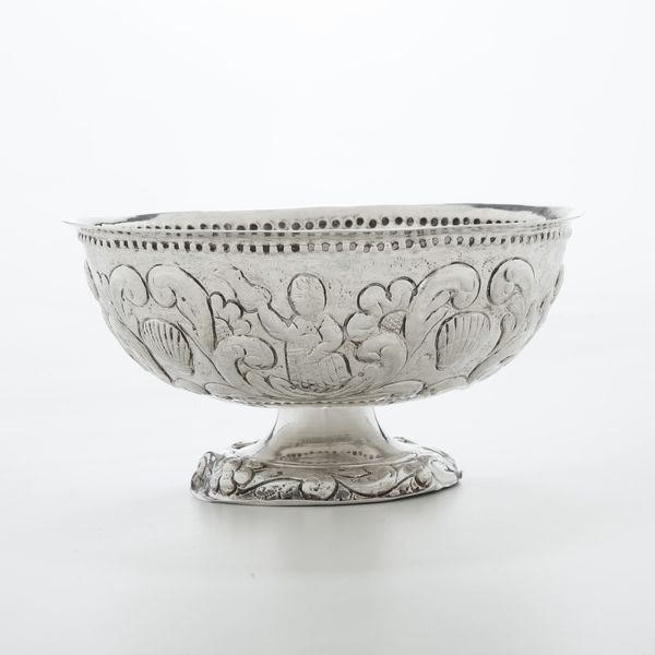 Centrotavola. Argenteria italiana del XX secolo, apparentemente privo di punzonatura  - Asta Argenti - Associazione Nazionale - Case d'Asta italiane