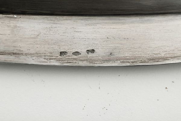 Vassoio sagomato. Argenteria fiorentina del XX secolo, argentiere Pampaloni  - Asta Argenti - Associazione Nazionale - Case d'Asta italiane