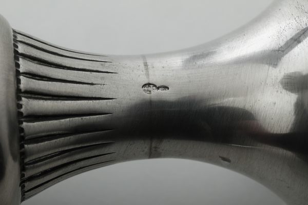 Due vasetti diversi. Argenteria italiana del XX secolo, argentieri differenti  - Asta Argenti - Associazione Nazionale - Case d'Asta italiane