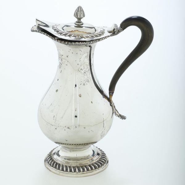 Caffettiera. Argenteria italiana della prima metà del XX secolo  - Asta Argenti - Associazione Nazionale - Case d'Asta italiane