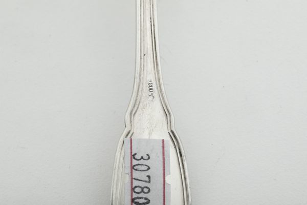 Salsiera con vassoio e cucchiaio. Argenteria veneta del XX secolo, argentiere Rino Greggio, Padova<BR>  - Asta Argenti - Associazione Nazionale - Case d'Asta italiane