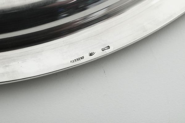 Grande piatto. Argenteria milanese del XX-XXI secolo. Argentiere Dabbene  - Asta Argenti - Associazione Nazionale - Case d'Asta italiane