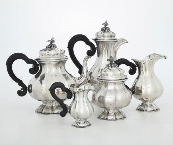 Servizio da tè e caffè. Argenteria artistica italiana, prima metà del XX secolo  - Asta Argenti - Associazione Nazionale - Case d'Asta italiane