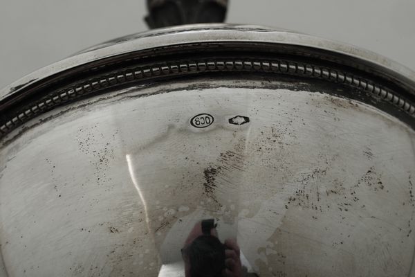 Servizio da tè e caffè. Argenteria italiana del XX secolo, marchio con fascio littorio in uso dal 1925 al 1945, marchio dell'argentiere consunto  - Asta Argenti - Associazione Nazionale - Case d'Asta italiane