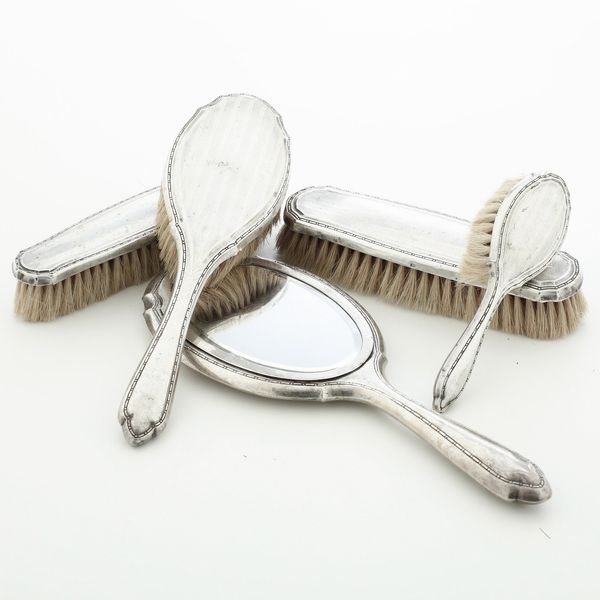 Set da toilette. Argenteria italiana della prima metà del XX secolo  - Asta Argenti - Associazione Nazionale - Case d'Asta italiane