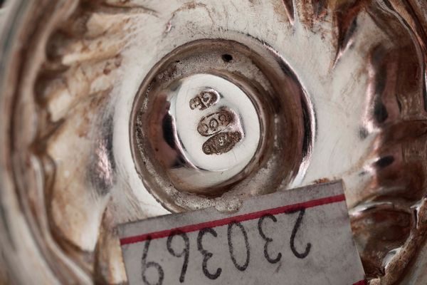 Servizio da caffè in argento. Argenteria italiana del XX secolo. Bolli dell'argentiere consunti e di difficile lettura  - Asta Argenti - Associazione Nazionale - Case d'Asta italiane