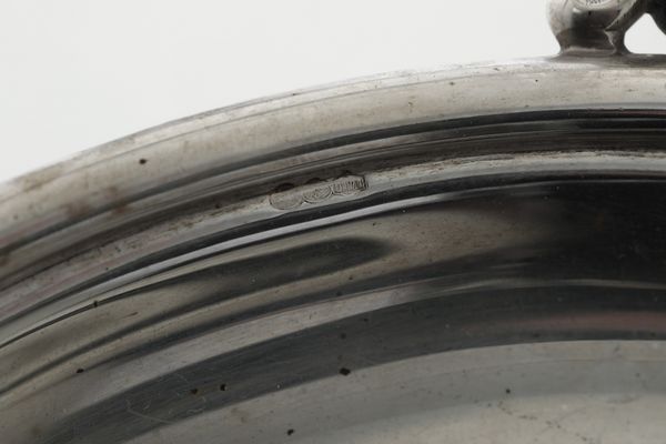 Vassoio biansato. Argenteria italiana del XX secolo, argentiere Giovanni Macchia, Udine  - Asta Argenti - Associazione Nazionale - Case d'Asta italiane